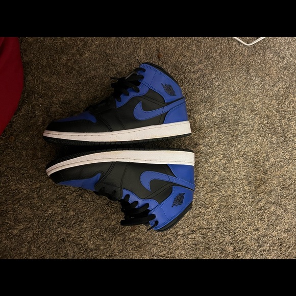 Jordan 1 Mid - Picture 6 of 6